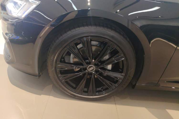 Used Audi A6L 2025 Revised 40 TFSI Luxury Dynamic Edition Left Front Wheel Hub