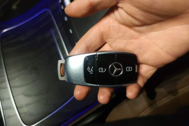 Used Mercedes-Benz E-Class 2019 E 260 L Sport Edition Vehicle Key