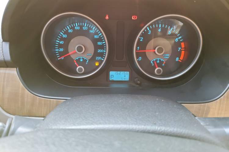 Used Buick Excelle 2013 1.5L Automatic Classic Model Odometer Close Up