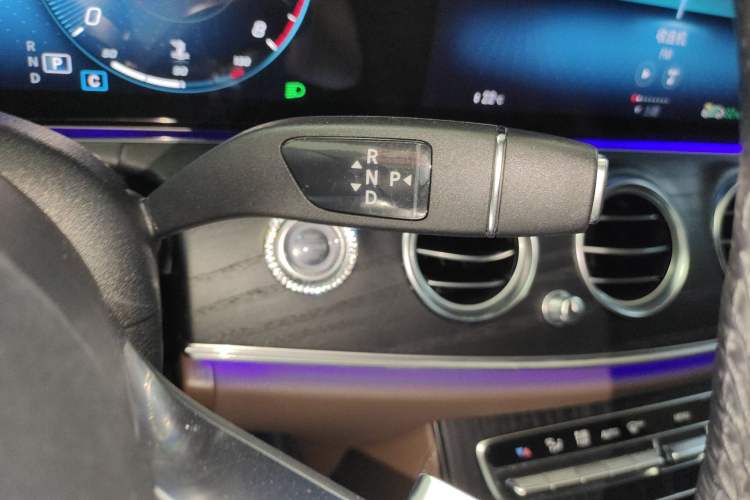 Used Mercedes-Benz E-Class 2023 E 300 L Sport Luxury Edition Gear Lever