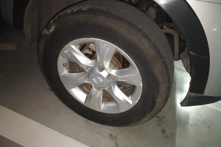 Used Land X8 2015 Explorer Edition 2.0T Diesel 4x4 Luxury Model Right Front Wheel Hub