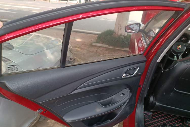 Used Roewe i5 2020 1.5L Automatic 4G Connect Luxury Flagship Edition