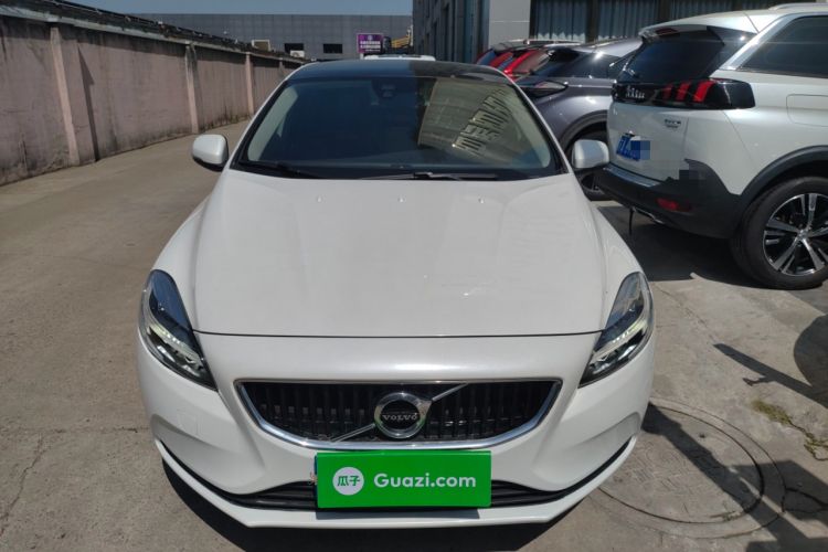 Used Volvo V40 2017 T3 Zhiyi Edition
