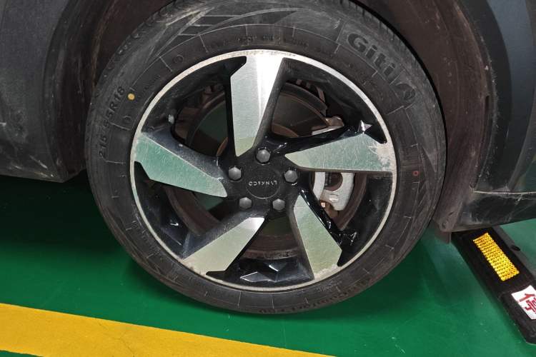 Used Lynk & Co 06 EM-P 2020 PHEV Plus Right Front Wheel Hub