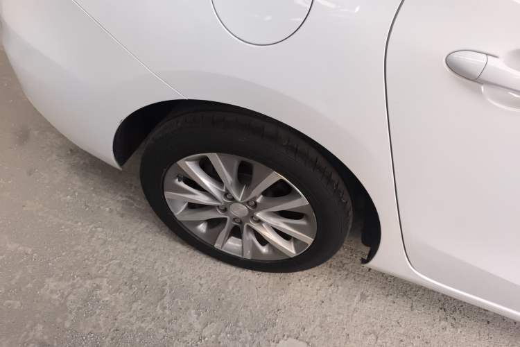 Used Buick GL6 2019 18T 6-Seater Connected Luxury Version China VI Standard Exterior 5