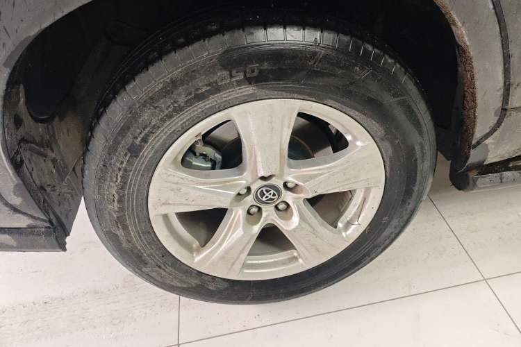 Used Toyota Highlander 2022 Dual-Engine 2.5L 4x4 Elite Edition 7-Seater Right Rear Wheel Hub