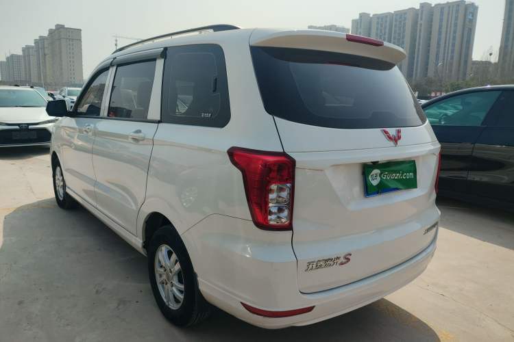 Used Wuling Hongguang 2021 1.5L S Standard Version LAR Exterior 2
