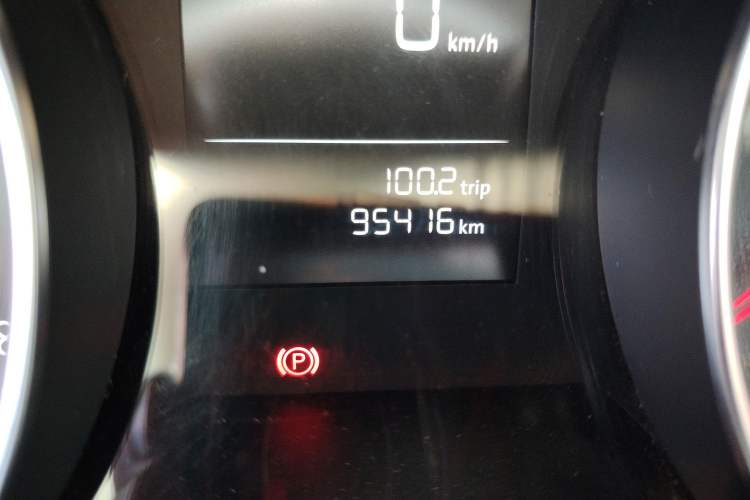 Used Volkswagen Golf 2016 1.6L Manual Fashion Edition