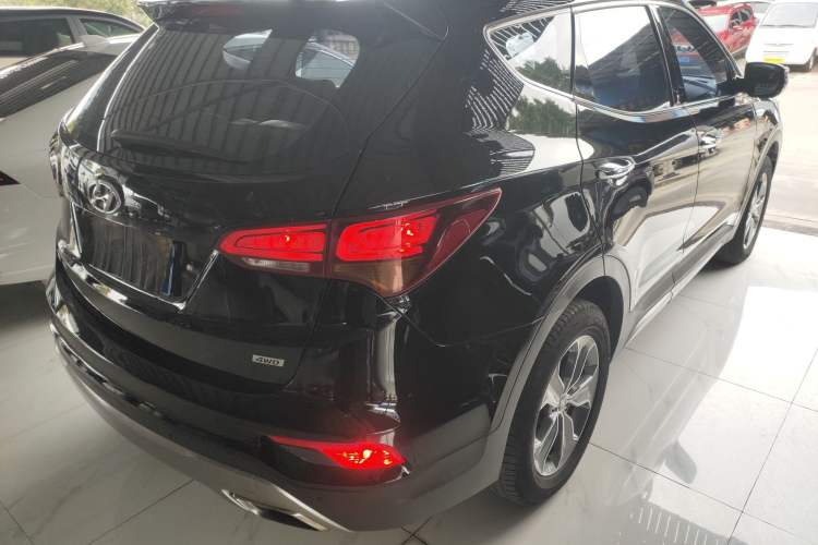 Used Hyundai Santa Fe 2017 2.0T Automatic All-Wheel Drive Smart 7-Seater