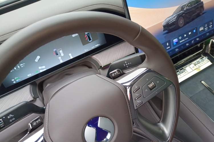 Used Denza Z9 2024 1100 km All-Wheel-Drive Ultra Version