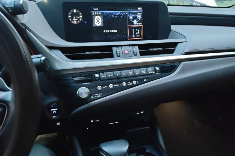 Used Lexus ES 2020 300h Premier Edition