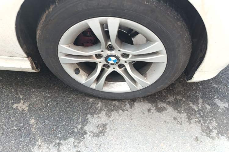 Used BMW 3 Series 2010 320i Sport Edition Right Front Wheel Hub