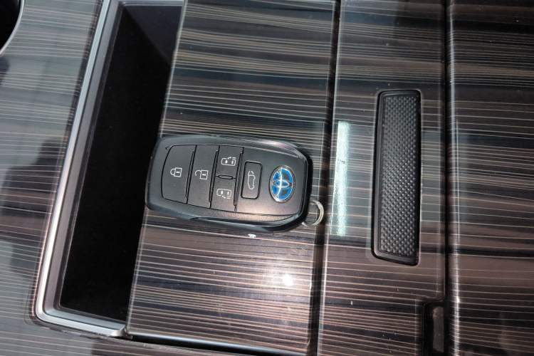 Used Toyota Granvia 2023 2.5L Hybrid Flagship VIP Edition Interior 1