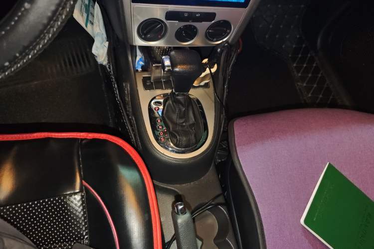 Used Volkswagen Lavida 2011 1.6L Automatic Premium Edition Gear Lever