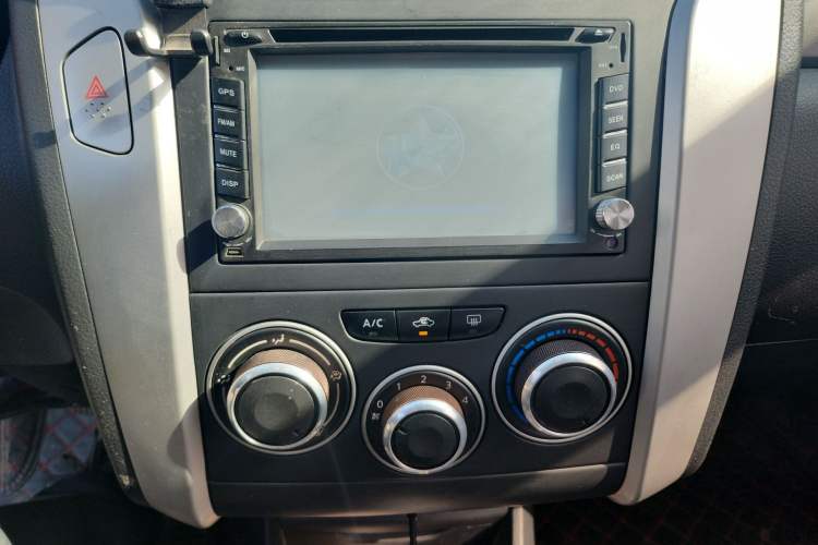 Used Venucia R50X 2013 1.6L Automatic Model
