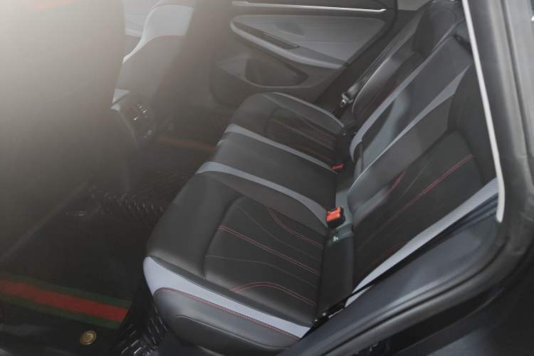 Used Volkswagen Lamando 2023 Lavida L 280TSI DSG Spicy Edition Left Rear Seat