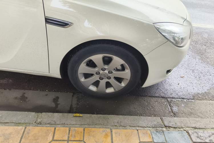 Used Buick Regal 2012 2.0L Comfort Edition Right Front Wheel Hub