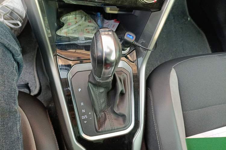 Used Volkswagen T-ROC 2018 280TSI DSG Two-Wheel Drive Advanced Version China V Emission Standard