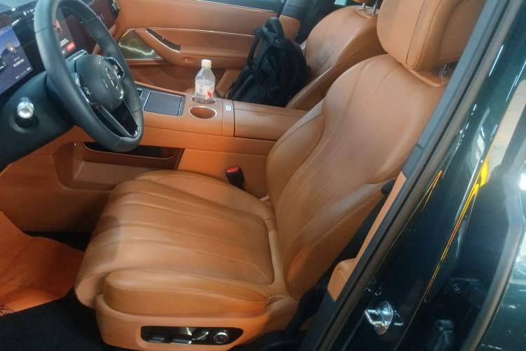 Used Hima AITO M8 2025 Extended-Range Ultra Version 53.4 kWh 6-Seater Edition