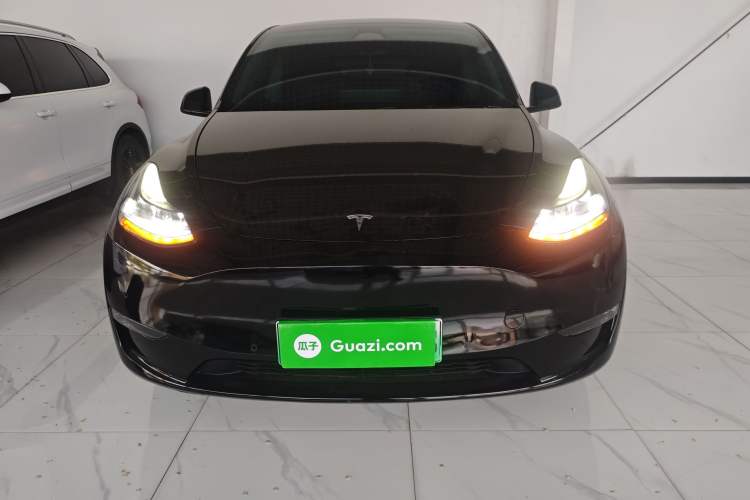 Used Tesla Model Y 2023 Long-Range All-Wheel-Drive Version