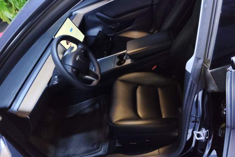 Used Tesla Model 3 2022 Rear-Wheel-Drive Version Left Front Seat