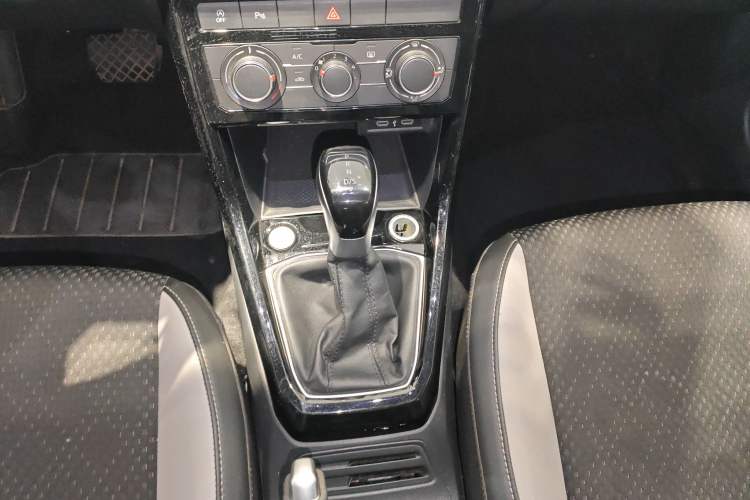 Used Volkswagen Tacqua 2023 200TSI DSG Joy-Connect Edition
