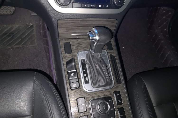 Used Haval H6 2016 Upgraded Model 1.5T Automatic Two-Wheel Drive Prestige Version
