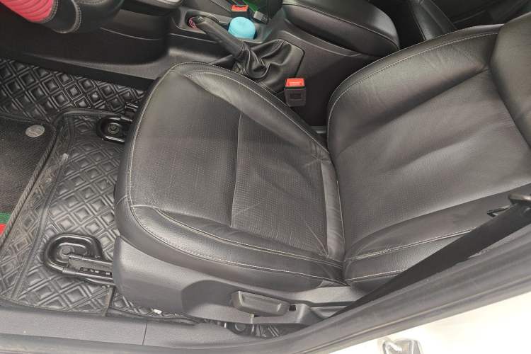 Used Ford Escort 2017 Happiness Edition 1.5L Automatic Fashion Version Left Front Seat