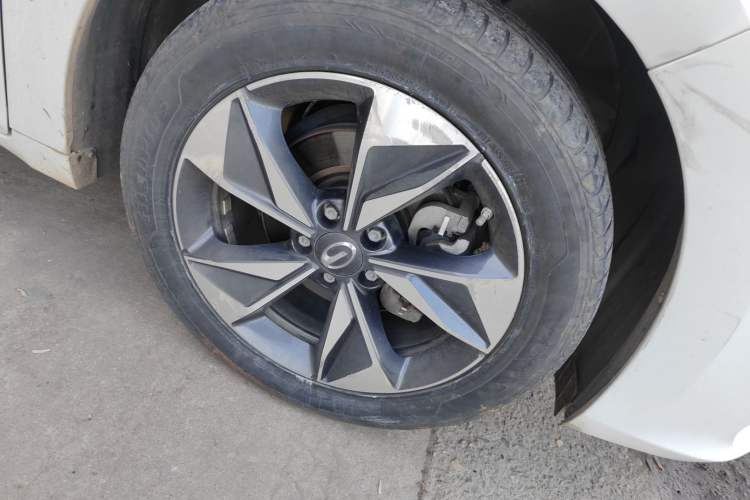 Used GAC Trumpchi M6 2021 PRO 270T DCT Luxury Edition Right Front Wheel Hub