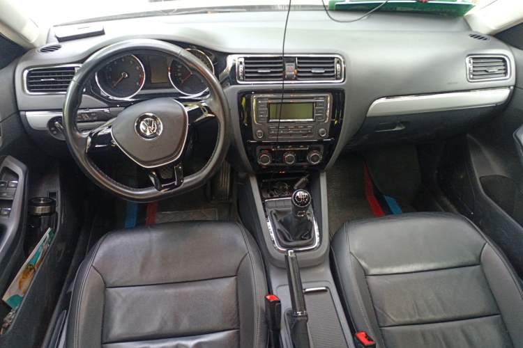 Used Volkswagen Sagitar 2015 1.6L Manual Comfort Model