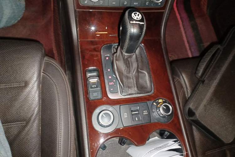 Used Volkswagen Touareg 2015 3.0 TDI Diesel Comfort Model Gear Lever