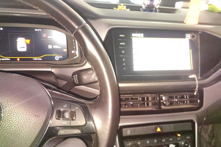 Used Volkswagen T-Cross 2019 280TSI DSG Luxury Edition Audio And AC Panel