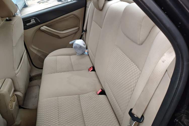 Used Ford Focus 2009 Sedan 1.8L Automatic Fashion Edition