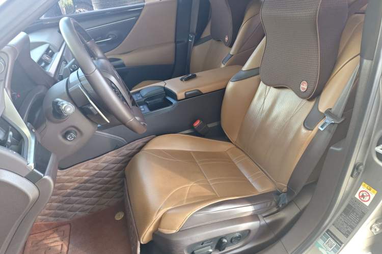 Used Lexus ES 2020 300h Premium Edition