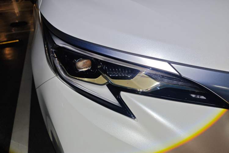 Used Toyota Granvia 2023 2.5L Hybrid Prestige PLUS Edition
