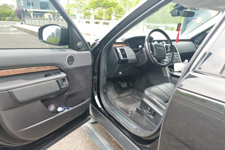 Used Land Rover Discovery 2019 3.0 SC V6 HSE Driver Seat