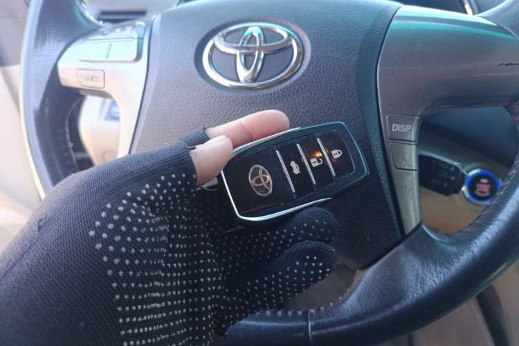 Used Toyota Highlander 2009 2.7L Two-Wheel Drive 5-Seater Sport Edition Vehicle Key