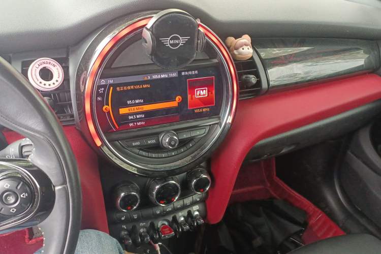 Used MINI 2019 1.5T COOPER CABRIO Temptation Edition Audio And AC Panel