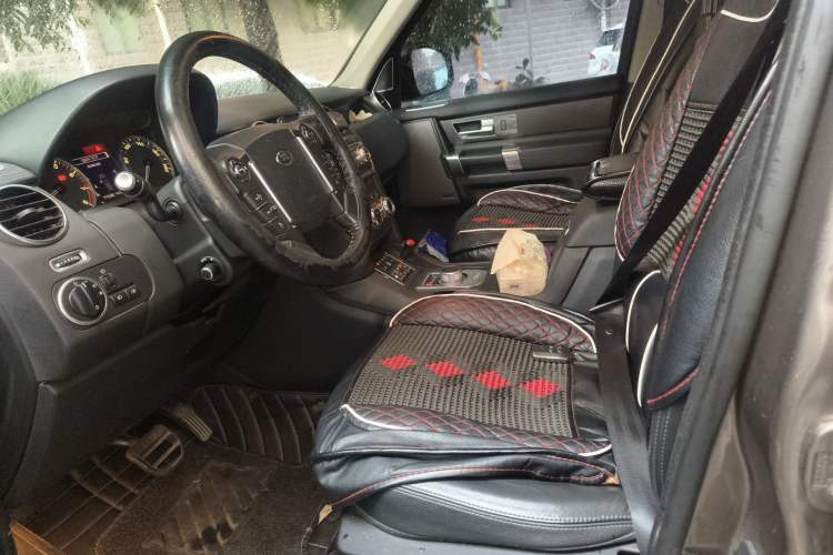 Used Land Rover Discovery 2015 3.0 SC V6 HSE Left Front Seat