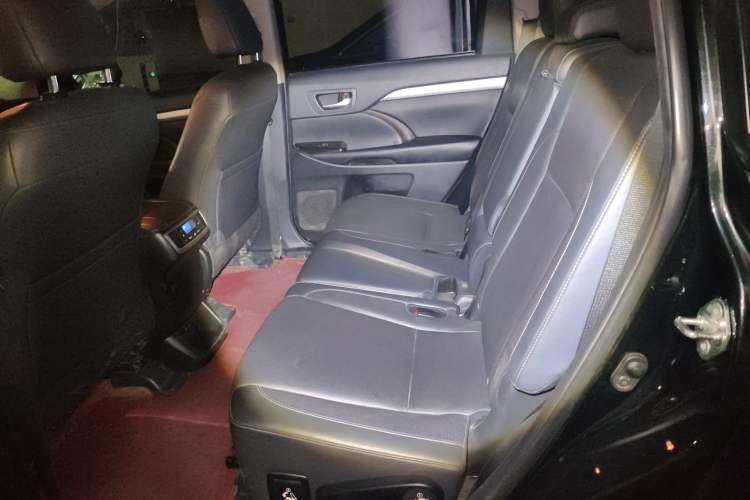 Used Toyota Highlander 2018 2.0T Four-Wheel Drive Luxury Version 7 Seats China VI Standard
