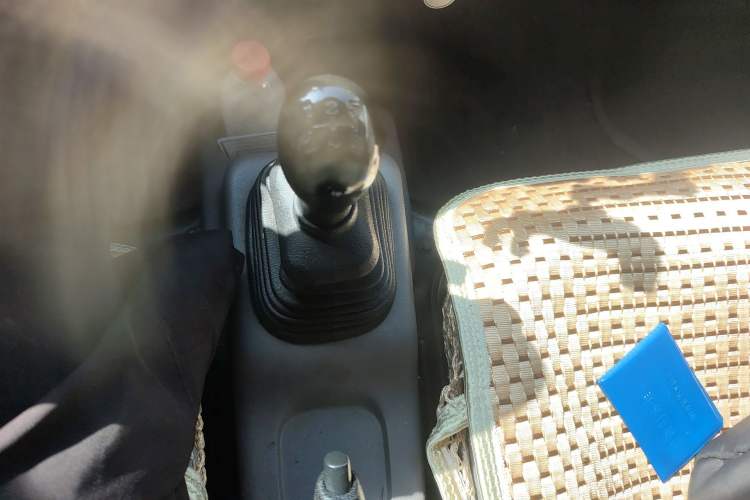 Used CHANGAN KUAYUE V3 2017 1.2L Box-Type Truck DK12-10 Gear Lever