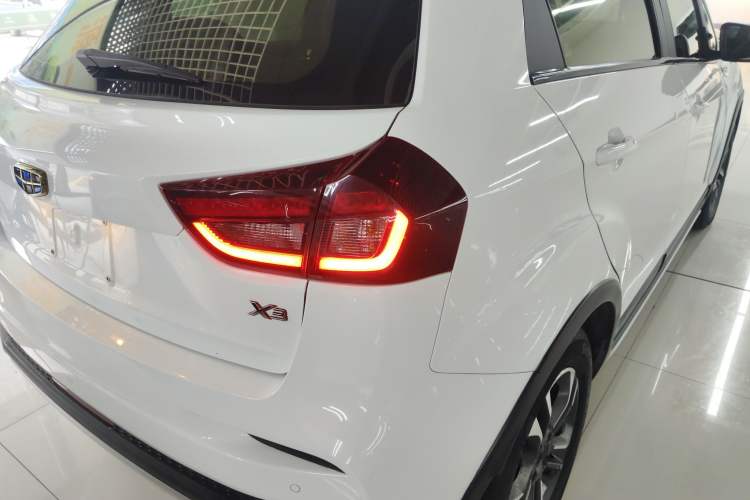 Used Geely Auto Vision X3 2019 Upgraded Model 1.5L CVT Prestige Version