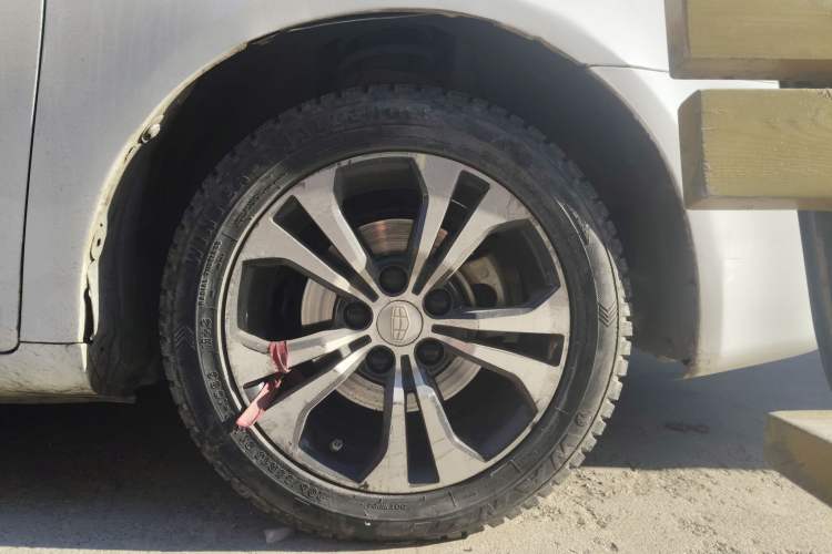 Used Geely Auto Classic Emgrand 2013 Hatchback 1.5L Manual Luxury Model