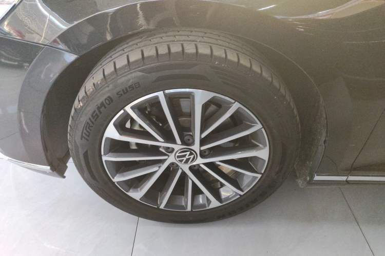 Used Volkswagen Magotan 2020 280TSI DSG Comfort Edition Exterior 4