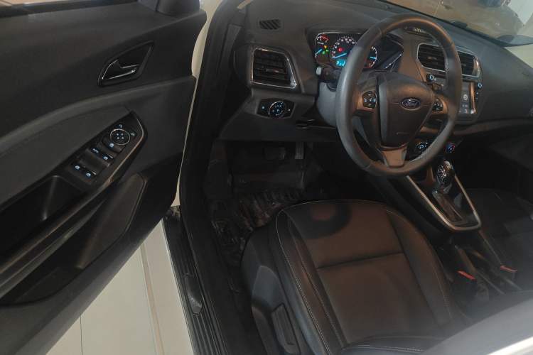 Used Ford Escort 2017 Happiness Edition 1.5L Automatic Fashion Version Driver Seat