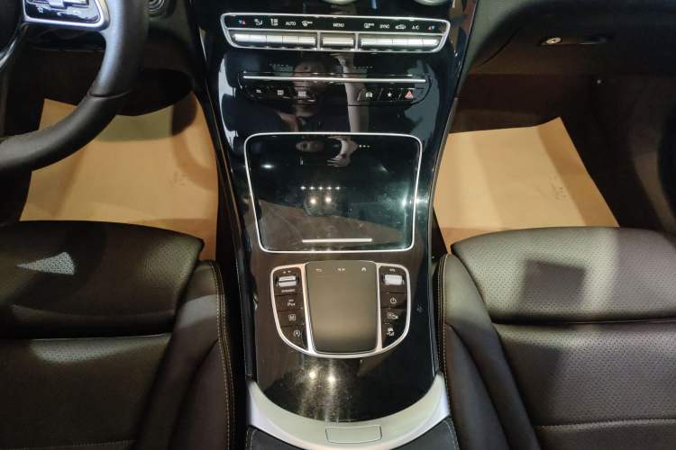 Used Mercedes-Benz GLC 2020 Facelifted GLC 260 L 4MATIC Dynamic Edition
