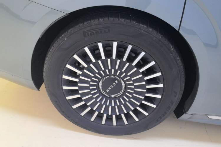 Used Zeekr 009 2024 Six-Seat Executive Version 4WD 108 kWh Exterior 5