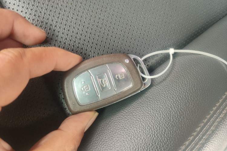 Used Hyundai Tucson 2019 280TGDi Dual-Clutch Two-Wheel Drive Fashion Edition China V Standard
