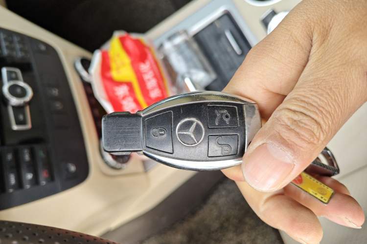 Used Mercedes-Benz GLK-Class 2013 GLK 300 4MATIC Dynamic Sunroof Model
