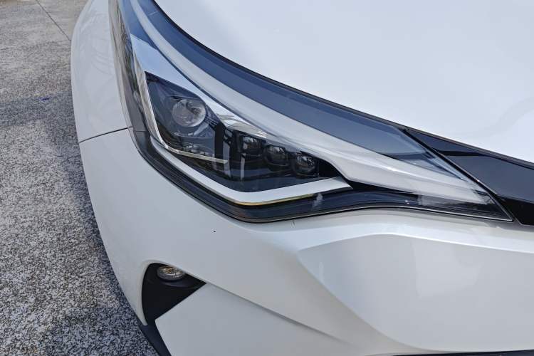 Used Toyota C-HR 2021 2.0L Luxury Edition Right Front Headlight